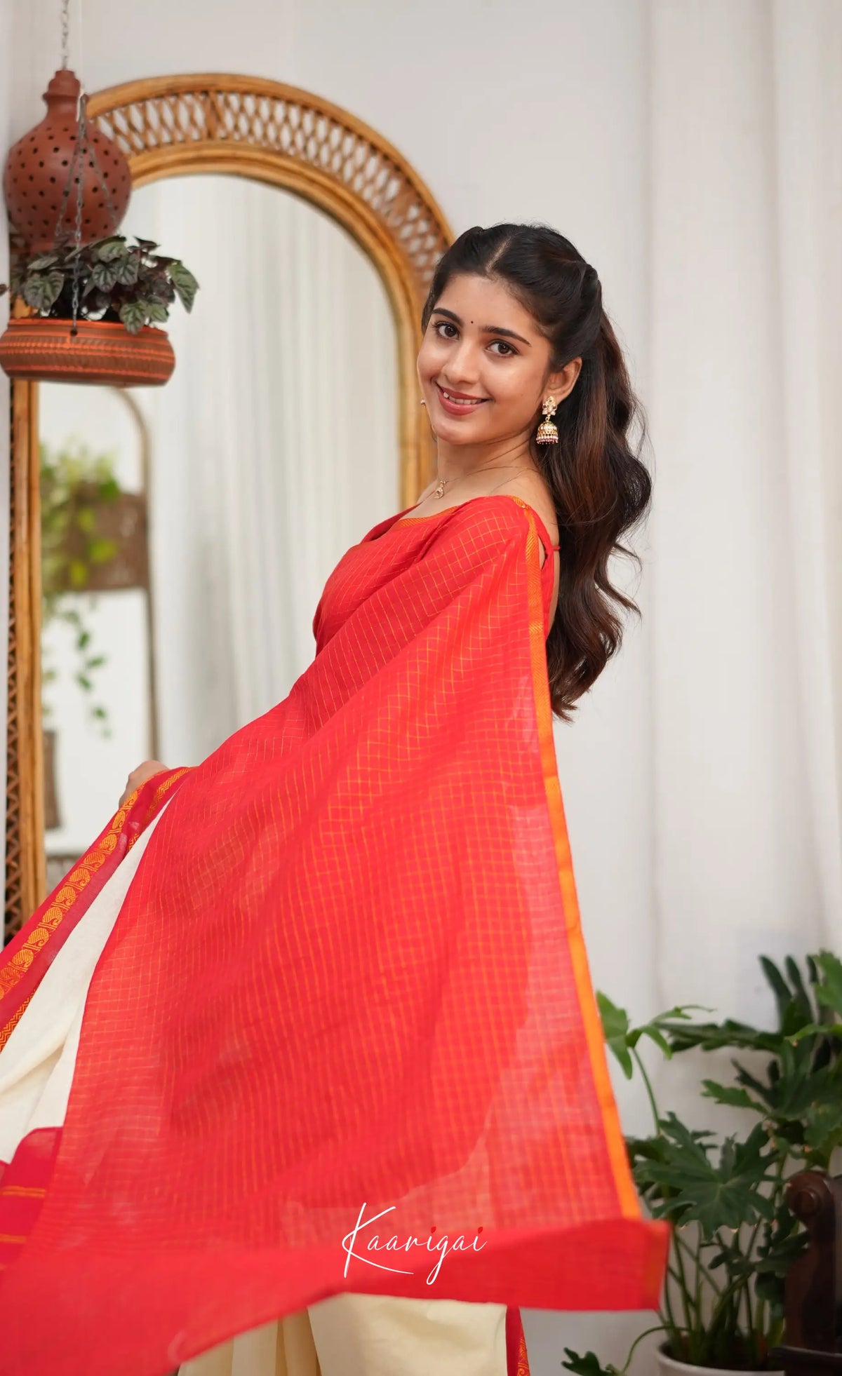 Saaral - Red and Off-white Sungudi Saree - Sarees