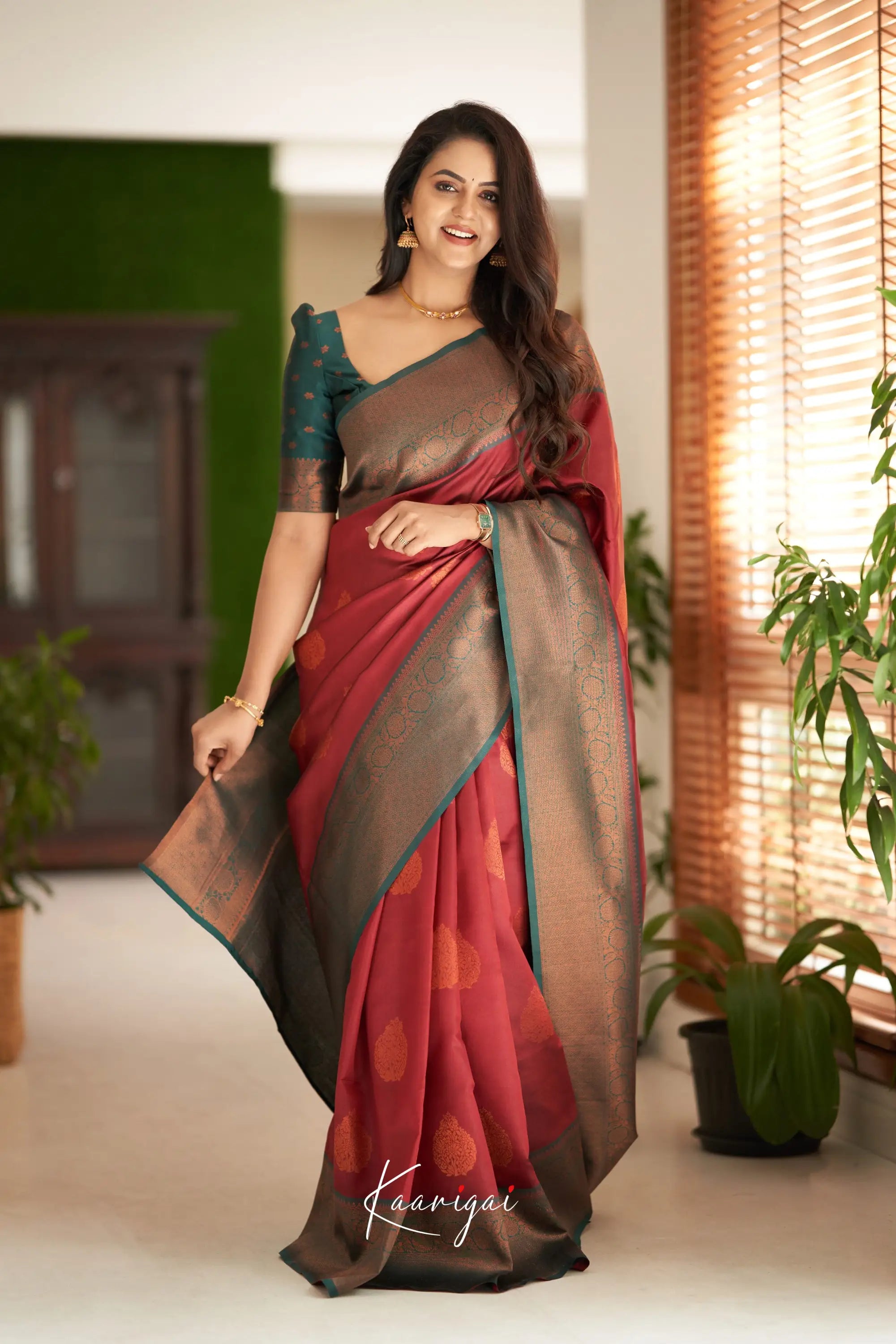 😍 Dark Green And Red Kanchipuram Silk Saree With Handloom Work 😍 by  Sareewave ❤️ Sale Price : Rs. 1,770 🚛 Cash On Delivery... | Instagram